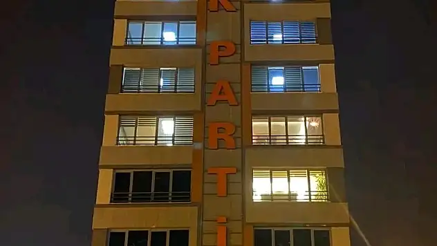 AK Parti'de dikkat çeken gece buluşması! Genel merkezden geldiler