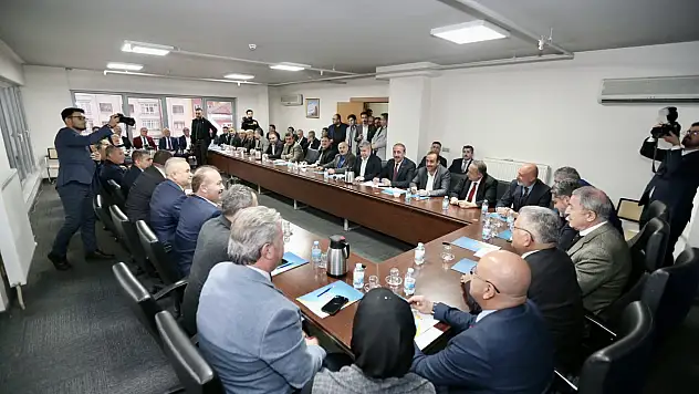 AK Parti'de dikkat çeken yerel seçim toplantısı! Toplantıya tüm Başkanlar çağrıldı