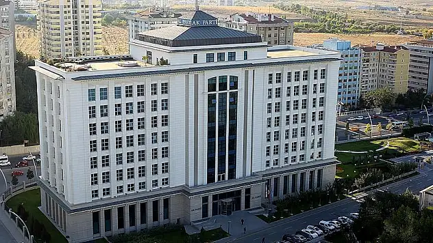 AK Parti'de Elitaş yardımcılarını topladı! İşte toplantının perde arkası
