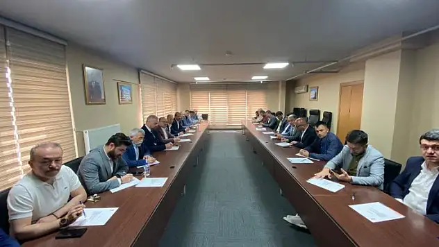 AK Parti'de istişare toplantısı yapıldı