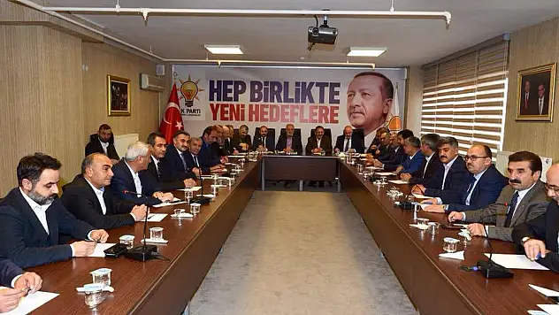 AK Parti'de olağanüstü toplantı!