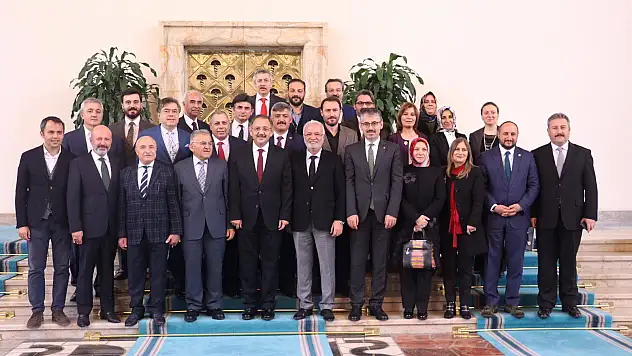 AK Parti'den Ankara'ya Özhaseki çıkarması
