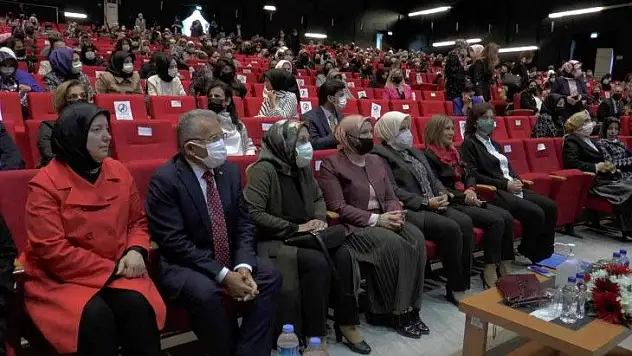 AK Parti Milletvekili Keşir: Kayseri ve Türkiye için hayal kuran kadınlar için geldik!