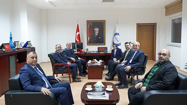 AK Parti heyeti Nuh Naci Yazgan Üniversitesi'nde...