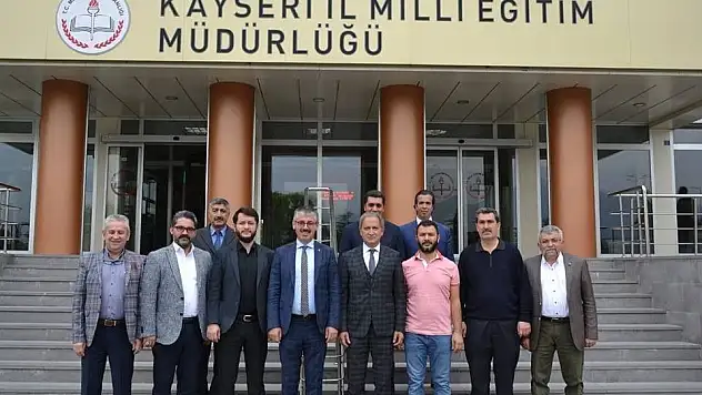 AK Parti İl Başkanı Çopuroğlu, Milli Eğitim Müdürü Ekinci'yi ziyaret etti
