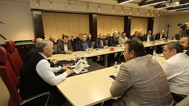 AK Parti İl Yönetimi Başkan Mustafa Çelik'i ziyaret etti