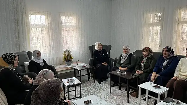 AK Parti Kayseri Kadın Kolları sahada!