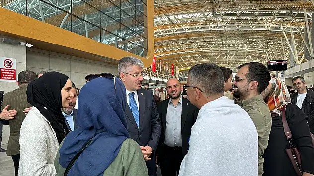 AK Parti Kayseri Milletvekili hacı adaylarını uğurladı!