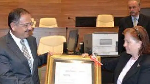 AK PARTİ KAYSERİ MİLLETVEKİLLERİ MAZBATALARINI ALDI