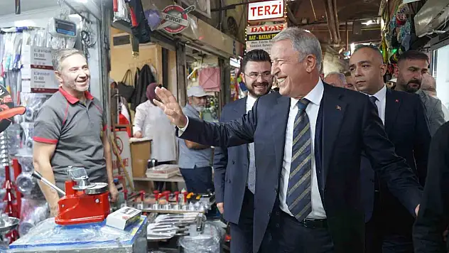 AK Parti'den Kapalı Çarşı'da esnaf ziyareti
