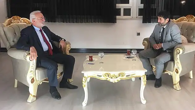 AK Parti'li Elitaş, 'whatsapp' mesajından FETÖ'cü yakalatmış