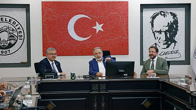 AK Parti'li vekil Talas'ta gördüklerini diğer belediyelere taşıyacak!