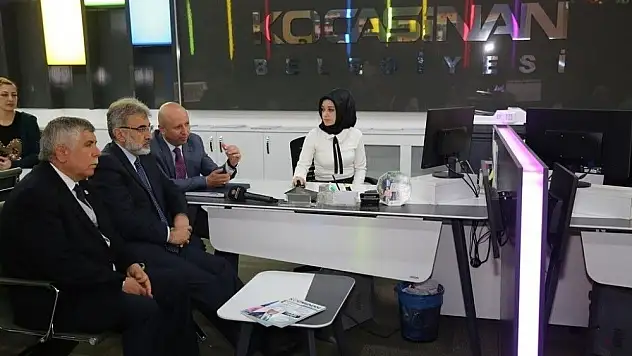 AK Parti Milletvekilleri Kocasinan Çözüm Merkezini ziyaret etti