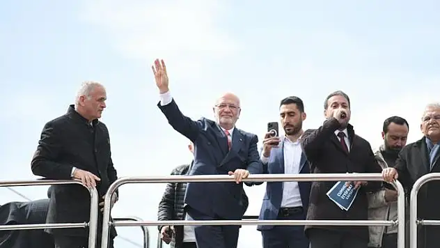Elitaş: Eskiden vatandaş bizden ebe, imam isterdi, şimdi fiber internet istiyor, Türkiye'nin geldiği duruma bakar mısınız?