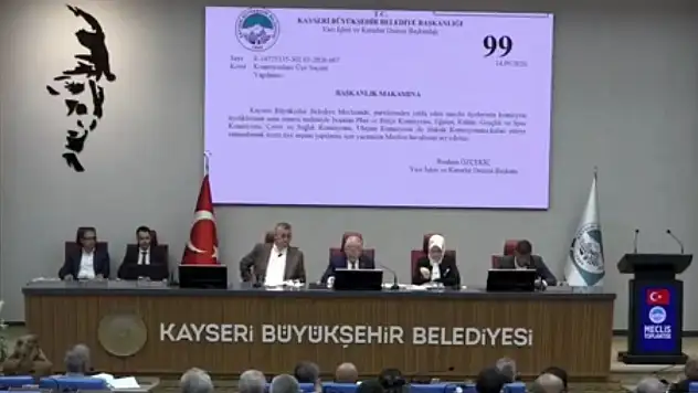 AK Partili isimden CHP ve YENİ Parti'ye: Elma gibi ikiye bölündüler, bizim de işimize geldi!
