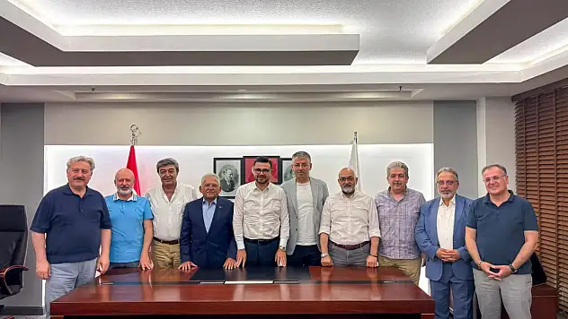 AK Partili isimler gece yarısı buluştu! İşte nedeni...