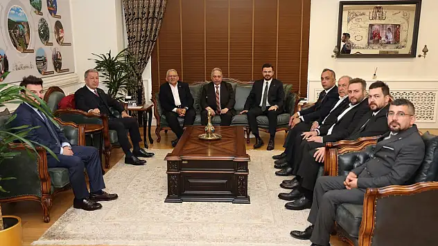 AK Partili isimlerden dikkat çeken ziyaret