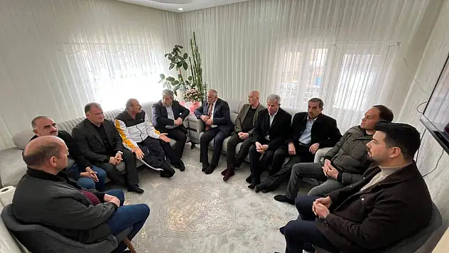 AK Partili isimlerden MHP'li Başkana geçmiş olsun ziyareti