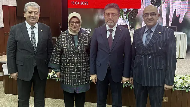 AK Parti Kayseri Milletvekilleri Bakan'ın etrafını sardı: 2014'ten sonra en büyük kayba uğradık!