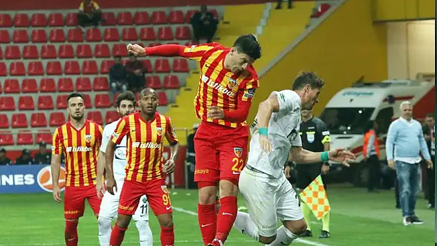 Akhisarspor ligde kaldı