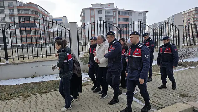 Akıllara durgunluk veren olayda Kayseri detayı! 21 yıl ölen kardeşinin maaşını almış