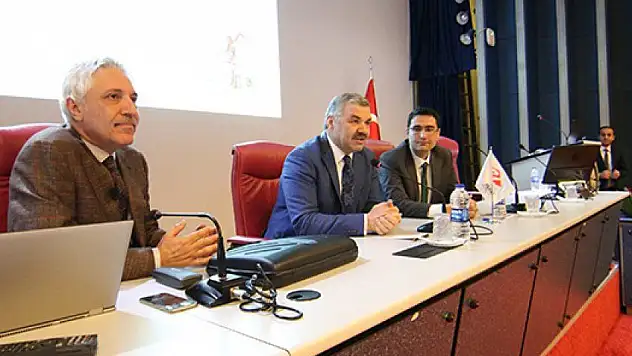 &quotAkıllı yönetici bilgiye nasıl ulaşacağını bilen yöneticidir&quot