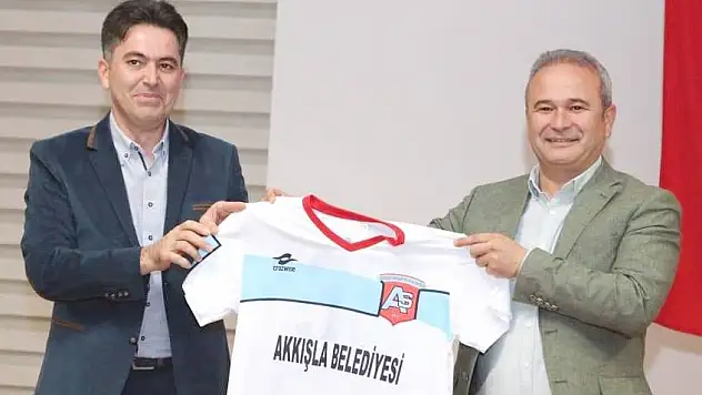 Akkışla Gençlikspor'dan sezon açılış tanıtım toplantısı