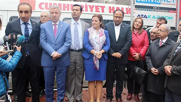 "AKP'li vekiller, TBMM'de iş takibi yapıyor"