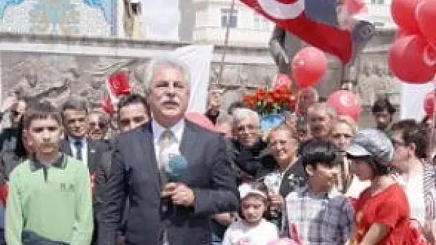 'AKP'YE YAZIKLAR OLSUN'
