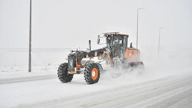 Akşam üstü kapanan yol yeniden açıldı!