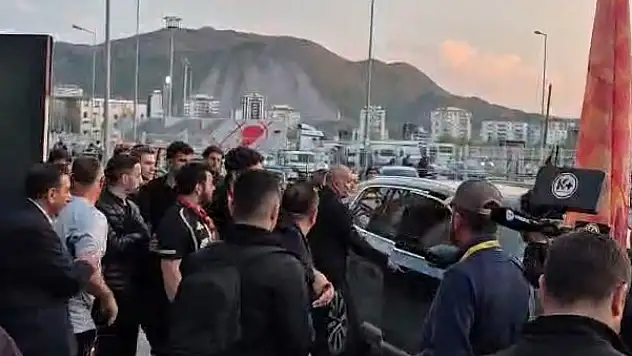 Ali Çamlı'dan iki kelimelik kısa mesaj