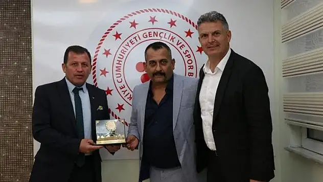 Kabakcı, sporcularla Erciyes'te buluştu