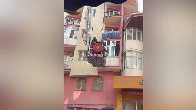Alkollü kadın polise zor anlar yaşattı
