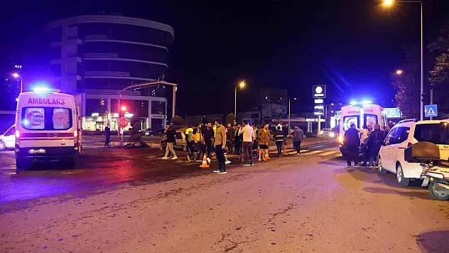 Alkollü sürücü motosiklete çarptı