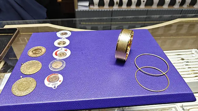 Altın fiyatları rekor üstüne rekor kırıyor