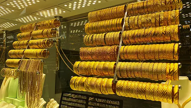 Altın yeni güne nasıl başladı?