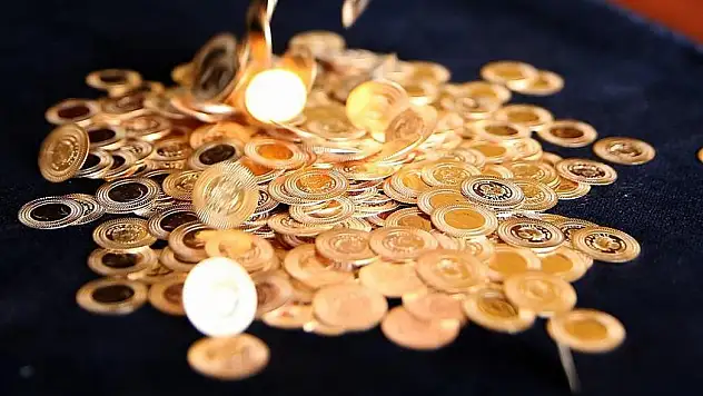 Altında soğuk duş: Gram ve çeyrek altın çakıldı