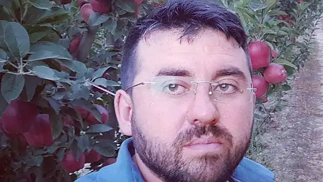 Elma ile güldü!