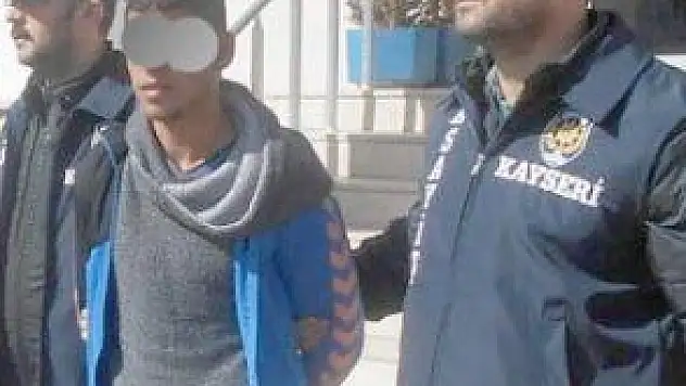 ALTINLARI ALDILAR KAÇAMADAN YAKALANDILAR