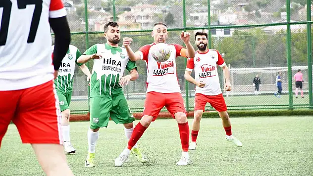 Kayseri amatör maçında 7 kırmızı kart çıkan maç berabere bitti