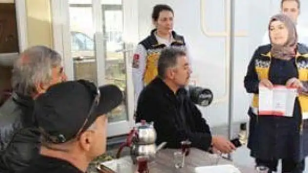 AMBULANSLARIN GEÇİŞ ÖNCELİĞİNE ÖZEN GÖSTERİLMESİ İÇİN TAKSİCİLER BİLGİLENDİRİLDİ
