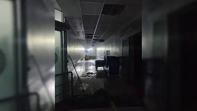 Ameliyathane ve yoğun bakımı su bastı