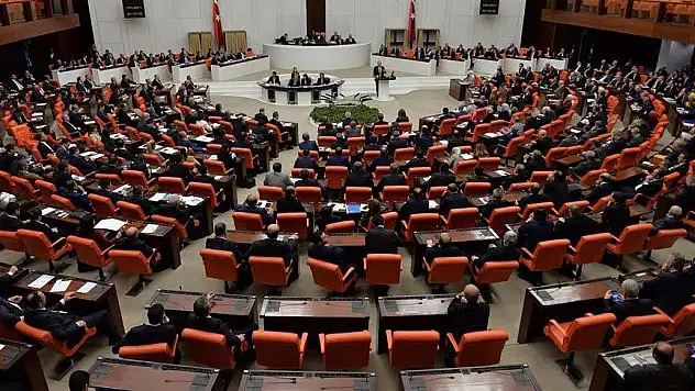 Anayasa görüşmelerinde 5.madde de kabul edildi