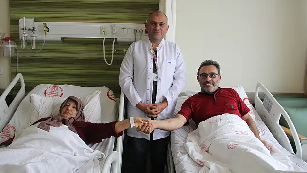Anne ve oğul 5 gün arayla kalp krizi geçirdi ve aynı gün...
