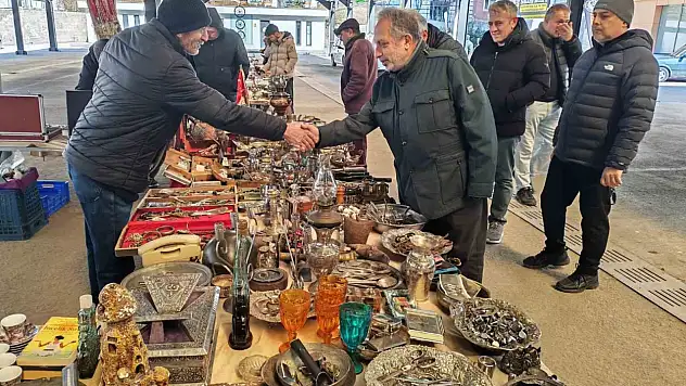 Kayseri'de kurulan bu pazar her hafta ziyaretçi akınına uğruyor