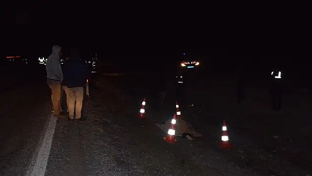 Aracı arızalanan şahsa otomobil çarptı