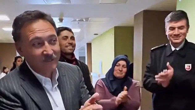 Araçta doğan bebeğin ismini Vali koydu