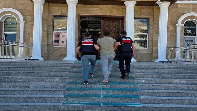 Aranan FETÖ firarisi yakalandı!