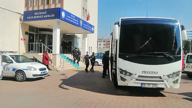 Aranan şahıslara 89 polis ile operasyon: 15 gözaltı
