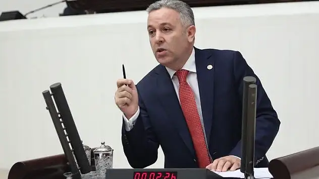 Arık: Milletin çocuğu işsiz bunların umurunda mı?